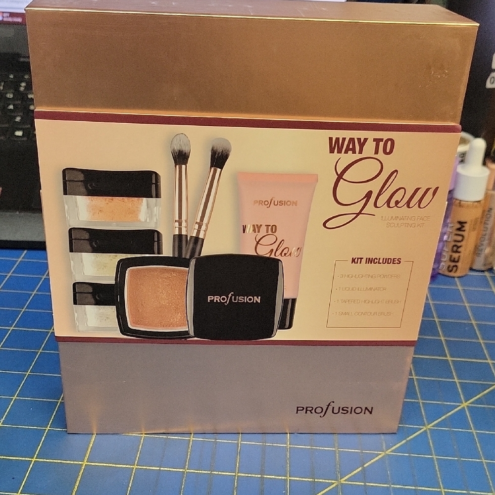 Profusion Cosmetics Way to Glow Illumnating Face Sculpting  Highlighter Kit Set